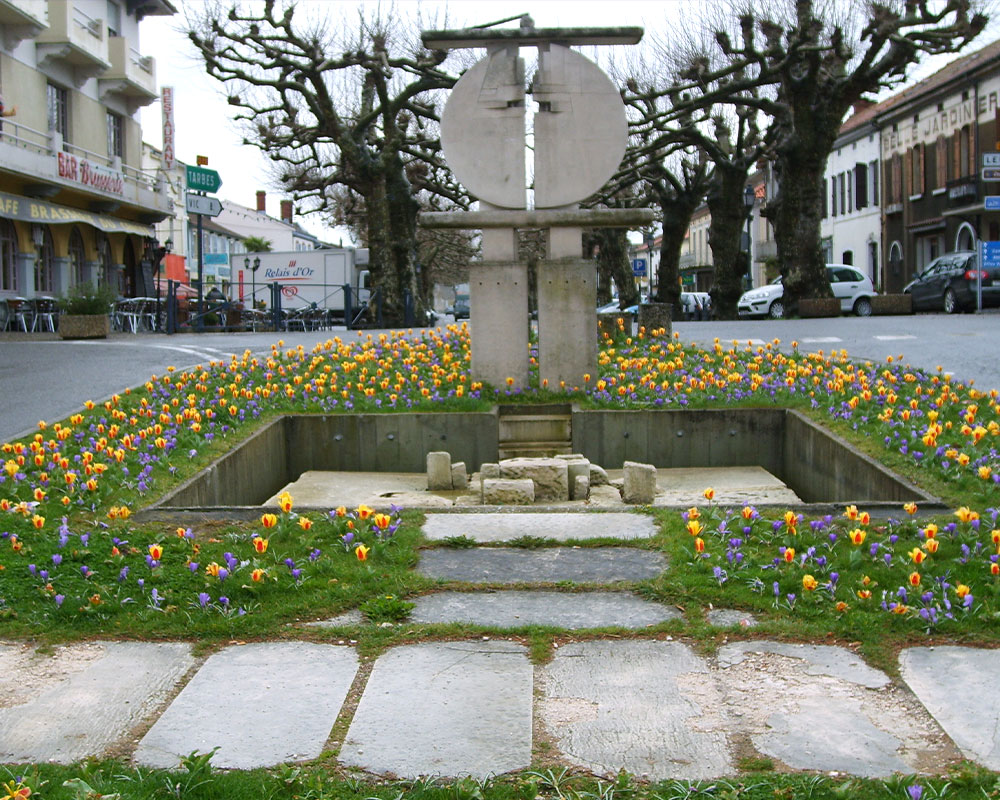 Fontaine fleurie - Ville de Maubourguet (65) Hautes-Pyrénées